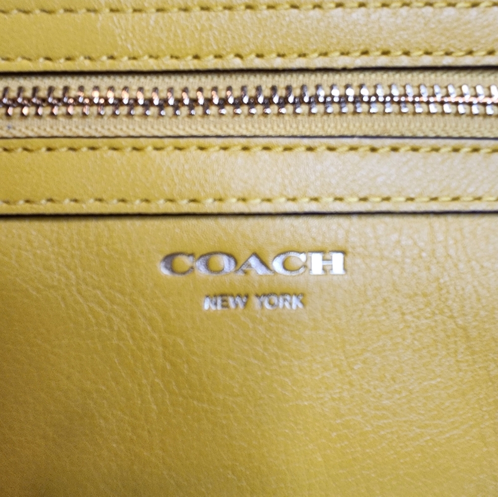 Vintage Coach Legacy Clutch /Wristlet Bag - Picture 8 of 16